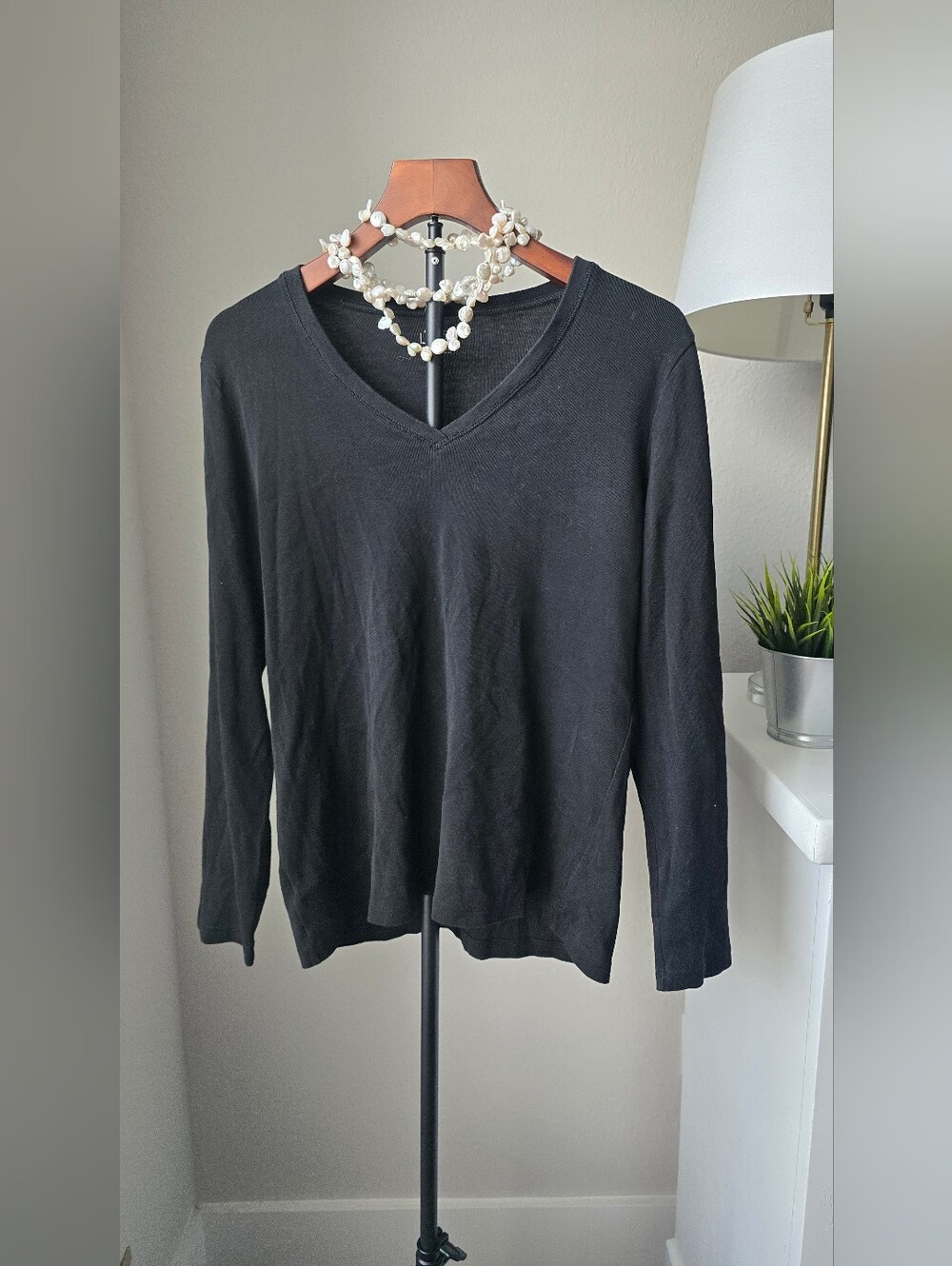 Ann Taylor LOFT Black V Neck Long Sleeve Tee 100% Cotton Basic Capsule XL